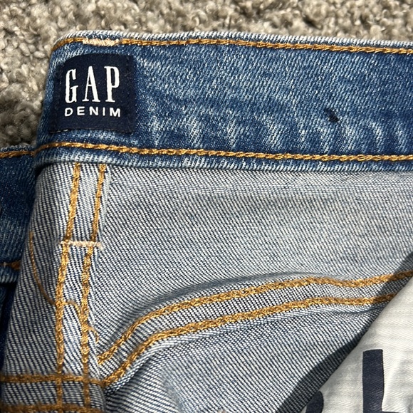 The Gap womens jeans. 10/30 Regular - Picture 3 of 5